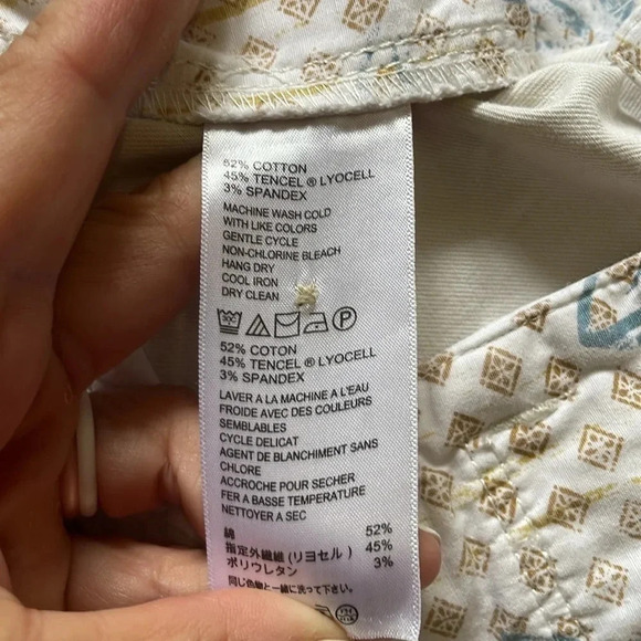 Tommy Bahama 9” tan shorts Men’s 54R Cotton Blend Casual Travel Relax Button Zip - Picture 10 of 11
